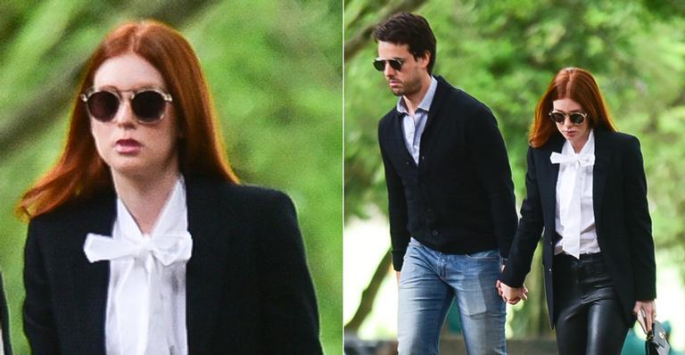 Marina Ruy Barbosa surge abatida ao se despedir de amigo em velório