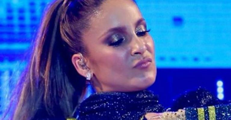 Três meses após o parto, Claudia Leitte revela problema com a amamentação: ”O que eu vou fazer?”