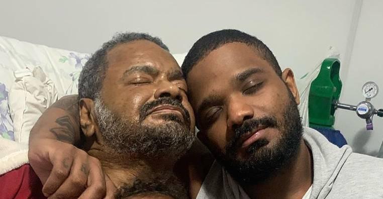 Arlindinho se emociona ao mostrar o pai comendo sozinho em vídeo: ‘Vamos continuar nas orações’