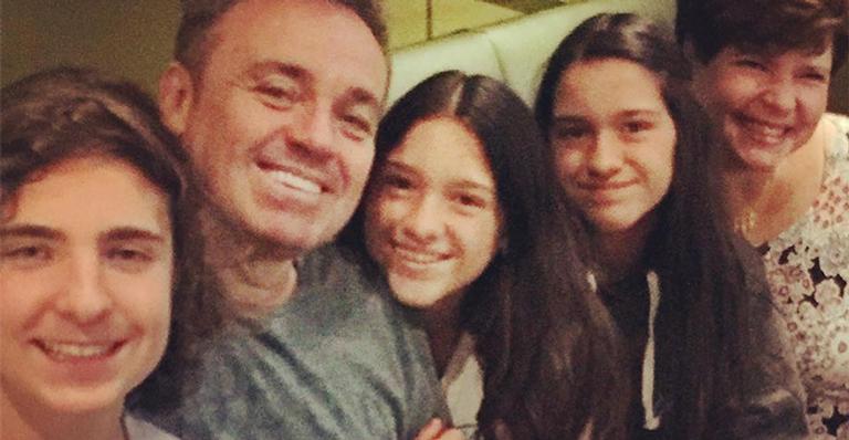Família de Gugu Liberato se pronuncia após a morte: ‘Viveu de maneira alegre’