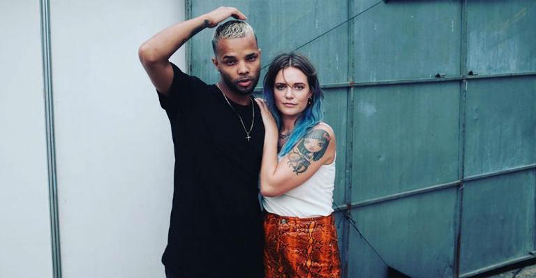 Tove Love e Mc Zaac dançam juntos em vídeo de FitDance