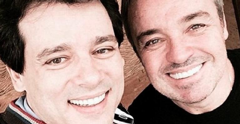 Celso Portiolli aparece soluçando em vídeo ao falar sobre morte de Gugu Liberato: ”Quem precisa de colo sou eu”