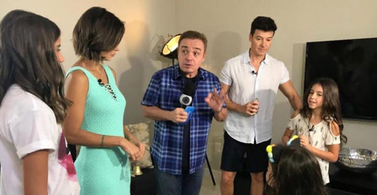 Vera Viel emociona ao mostrar presente de Gugu para sua família