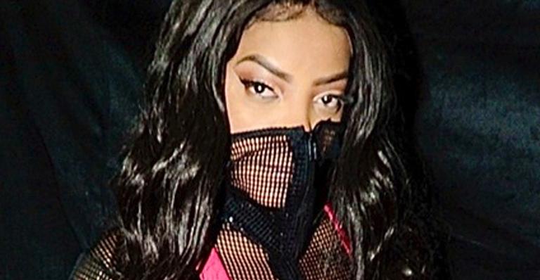 Ludmilla aparece ”disfarçada” no próprio show e arrasa com look transparente