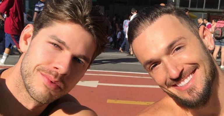Diego Hypólito e namorado participam de encontro religioso com Michelle Bolsonaro