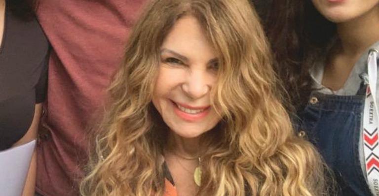 Elba Ramalho reúne os quatro filhos em clique raro e comemora: ”Família abençoada”