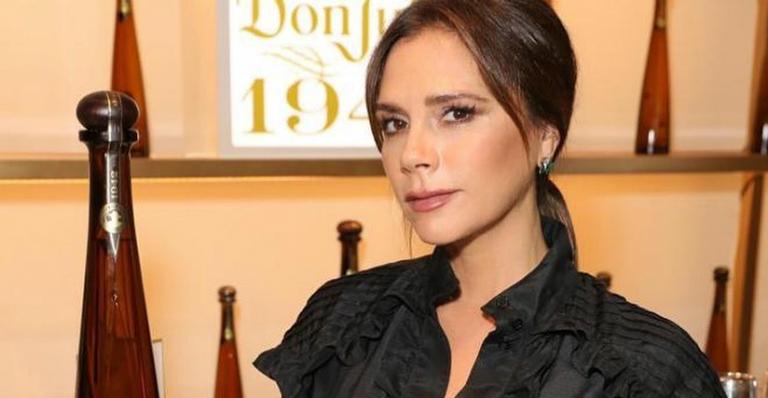 Victoria Beckham ensina coreografia das Spice Girls ao filho