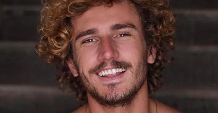 Ex-BBB Alan Possamai deixa parte íntima à mostra e choca fãs: ”Perdi a fala”
