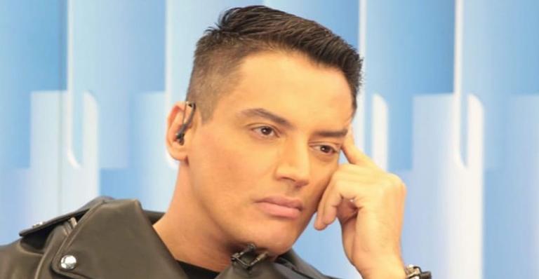 Leo Dias faz pedido de desculpas após saída do ‘Fofocalizando’: ”Parecia uma criança mimada”
