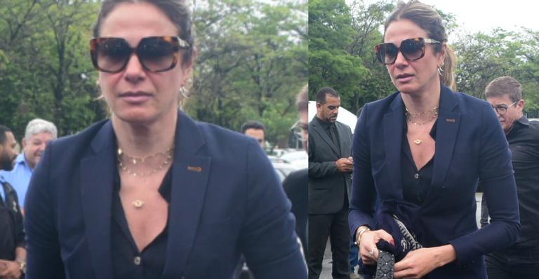 Luciana Gimenez aparece aos prantos no velório de Gugu Liberato: ”Tô passada, muito triste”