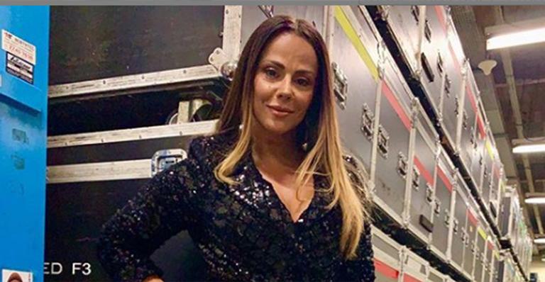 Viviane Araújo faz rara aparição com a mãe e o pai em foto na web