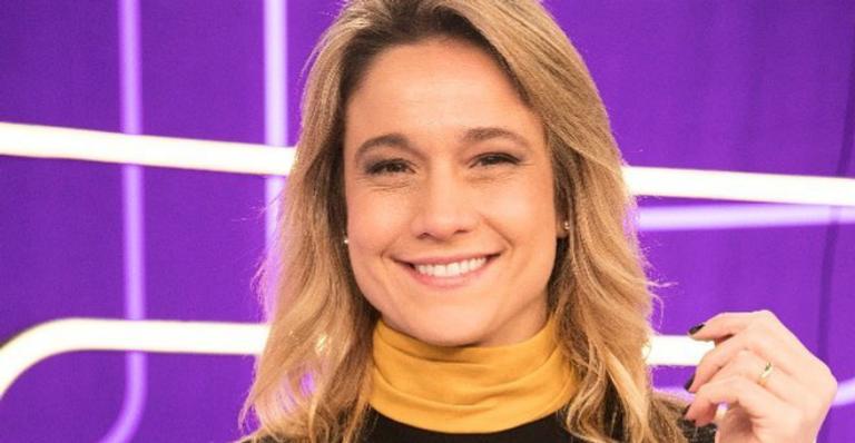 Mico! Fernanda Gentil é confundida com Sonia Abrão ao vivo por entrevistada