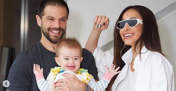 Sabrina Sato e Duda Nagle comemoram aniversário de Zoe com festa intimista