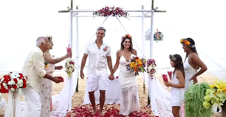 Flávia Alessandra e Otaviano Costa mostram momentos inéditos do terceiro casamento