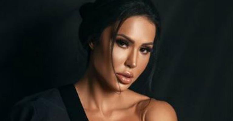 Gracyanne Barbosa arrasa fãs em clique completamente nua e filosofa sobre beleza