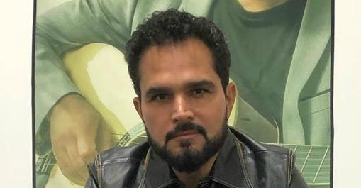 Luciano Camargo sofre acidente inusitado em show: ”Coisas que só acontecem comigo”