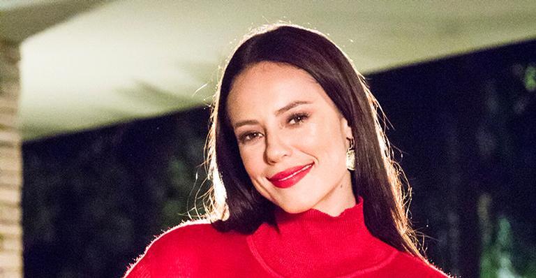 Paolla Oliveira fala sobre fotos com celulite na praia: ‘Me achei linda’