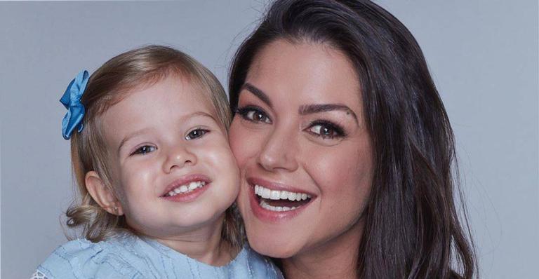 Thais Fersoza leva a filha, Melinda ao balé e se derrete de amores: ‘Eu não aguento’