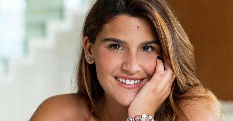 Giulia Costa surpreende fãs ao revelar o novo visual para o verão