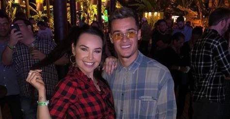 Philippe Coutinho se declara para a esposa e derrete coração de fãs: ”Que lindo”