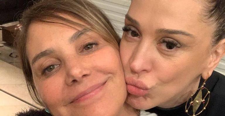 Claudia Raia posa ao lado de Heloísa Périssé: ‘O que vale nessa vida são as relações verdadeiras’