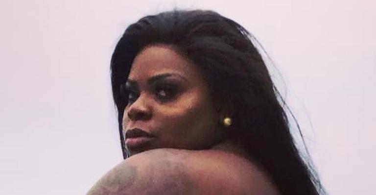 De lingerie, Jojo Todynho coloca corpo para jogo e causa nas redes: ”Gostosona”