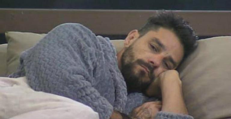 A Fazenda: Diego Grossi levanta suspeita após votação ser cancelada