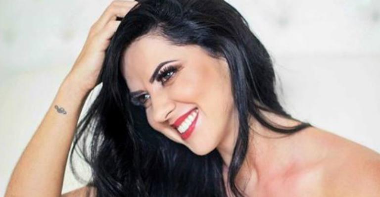 Graciele Lacerda eleva a temperatura em clique completamente nua na cama