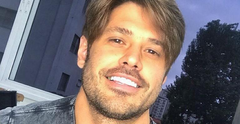 Dado Dolabella é flagrado trocando beijos quentes com loira misteriosa que é… sua prima