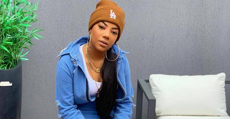 Ludmilla põe as pernas pra jogo e levanta a temperatura na web: ‘Maravilhosa’