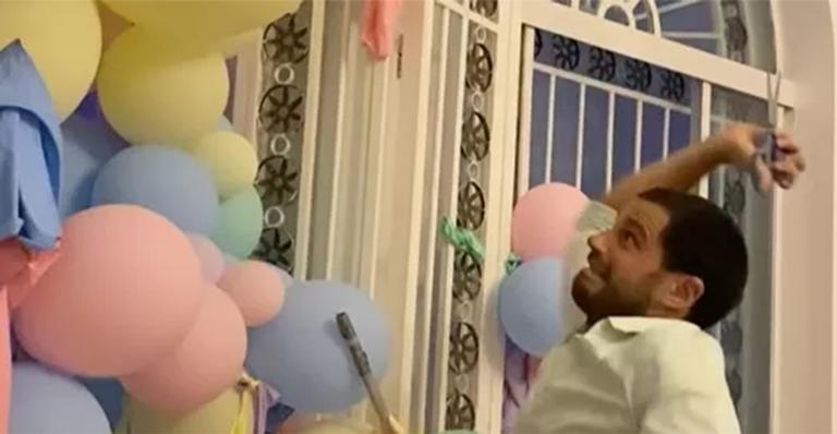 Duda Nagle destrói balões do aniversário de Zoe com tesoura e justifica: ”Terapêutico”