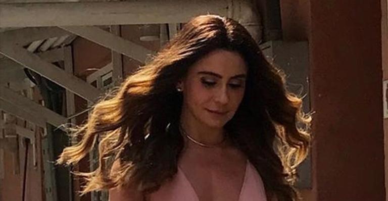 Giovanna Antonelli choca fãs ao ser flagrada caminhando com look esplendoroso pelas ruas