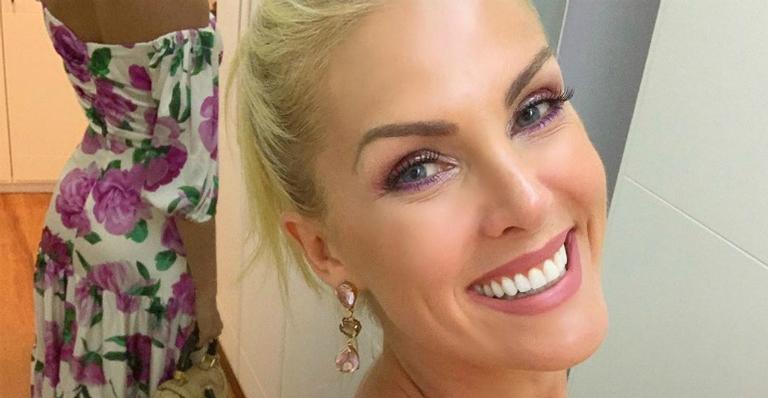 Ana Hickmann surpreende ao surgir com peruca enorme: ”Parecendo a Barbie”