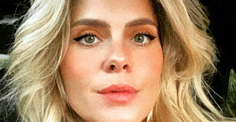 Nas redes, Carolina Dieckmann divide clique inédito da infância e choca fãs: ”Não mudou nada”