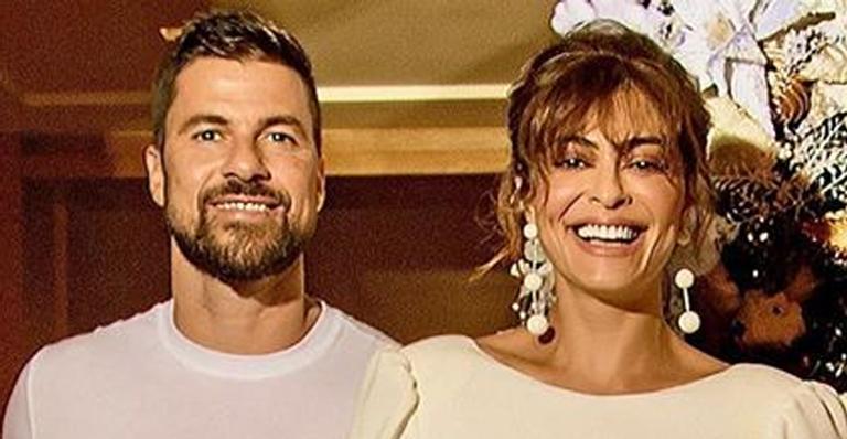 Juliana Paes reúne a família aos pés de árvore de Natal e filhos roubam a cena: ”A cara do pai”