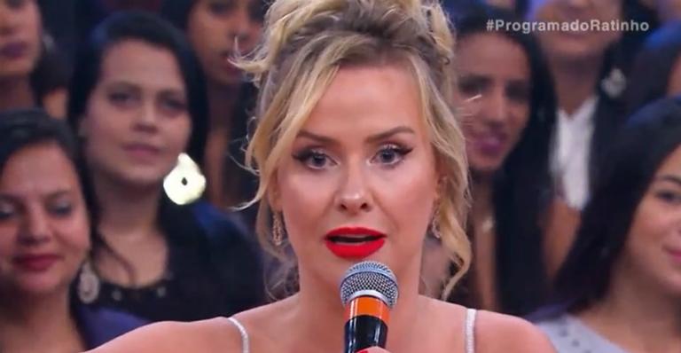 Lola Melnick fica constrangida após fala indelicada de Ratinho sobre seus relacionamentos