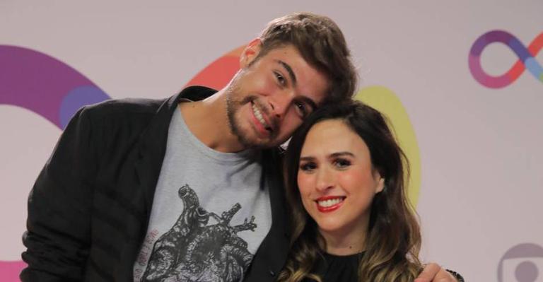 Tata Werneck surge amamentando a filha, Clara Maria em momento único entre mãe e filha
