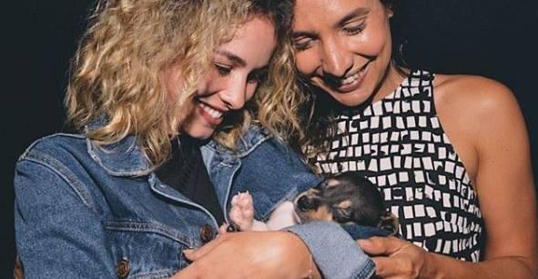 Cachorro de estimação de Laryssa Ayres e Maria Maya sofre fissura e preocupa as atrizes
