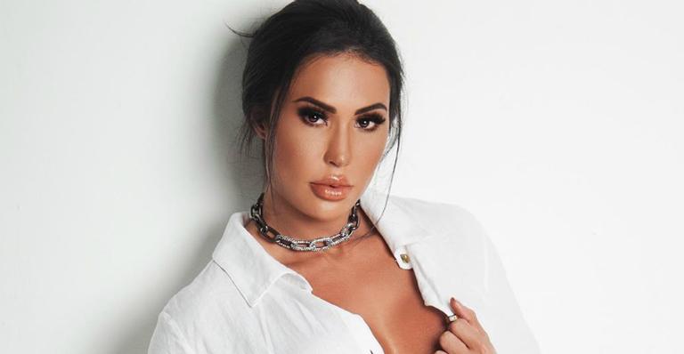 Gracyanne Barbosa surge com micro short, mas fãs só conseguem olhar para detalhe inusitado