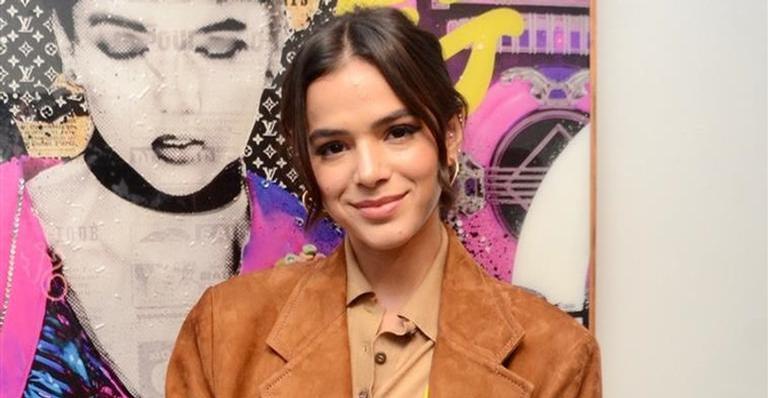 Bruna Marquezine aparece com novo visual e encanta os fãs