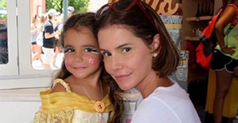 Deborah Secco choca ao mostrar decoração luxuosa do quarto da filha