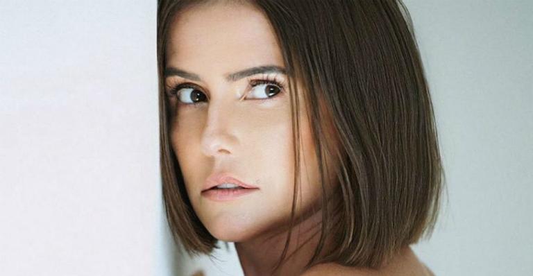 Deborah Secco entrega que já fez cinco plásticas, mas diz: ”Eu me aceito”