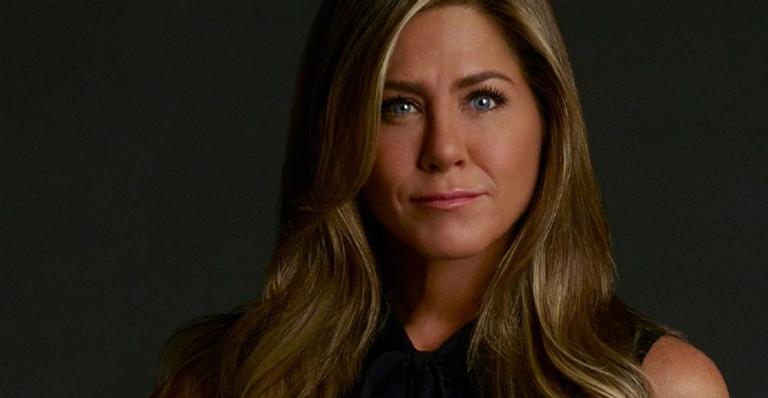 Jennifer Aniston compartilha clique fofíssimo da infância e fãs se derretem: “Adorável”