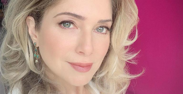 Letícia Spiller aparece nua em clique grávida: “Amo”