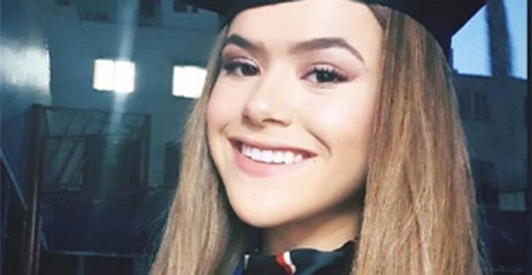 Maisa Silva se forma no Ensino Médio e surge radiante na web
