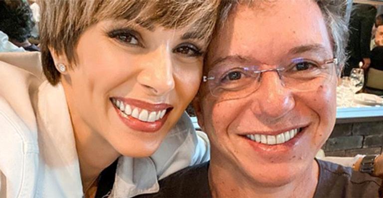 Boninho surge com os filhos em momento de família