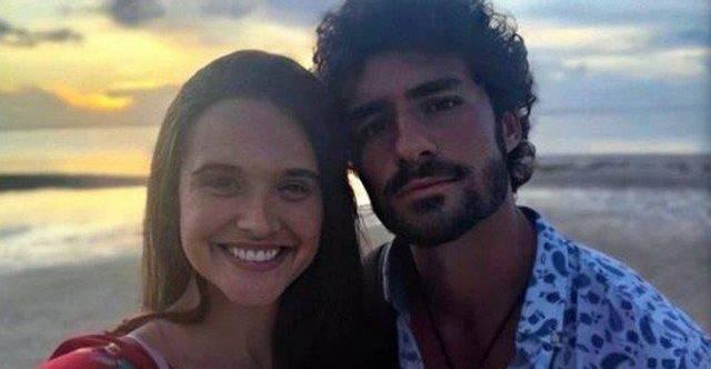 Galã português afasta boatos de affair com Juliana Paiva com declaração para a namorada