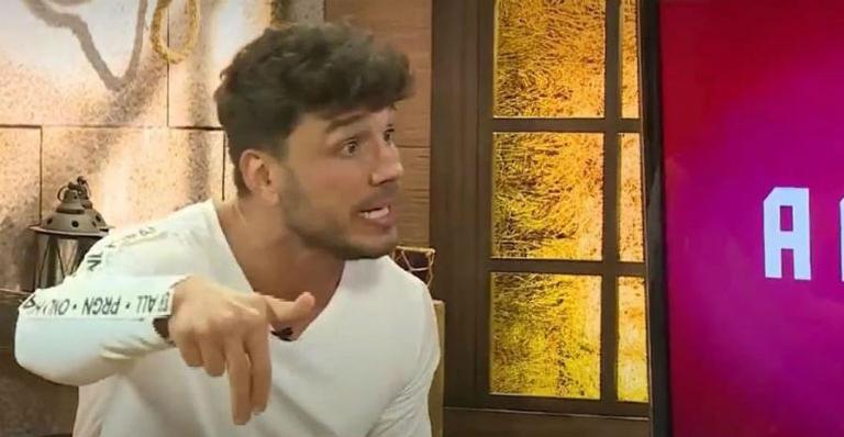 Lucas Viana eleva a voz e questiona entrevistador após ser pressionado: ”Onde teve abuso?”
