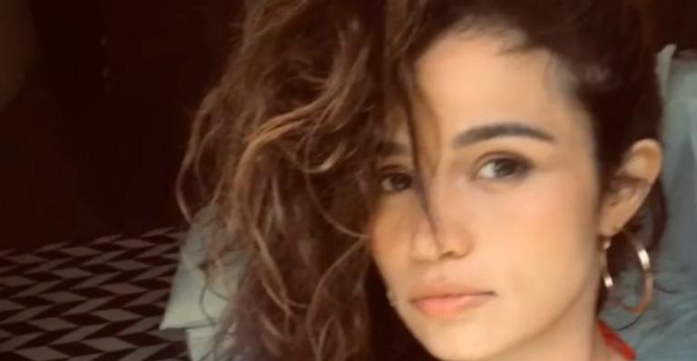 Nanda Costa demonstra apoio contra superstições de sexta-feira 13: “Boa sorte com os humanos”