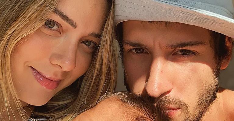 Vinícius Martinez relembra reação de Carol Dantas ao descobrir gravidez de Valentin: ”Me ligou chorando”
